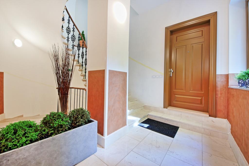 Nabo Apartments Прага Экстерьер фото